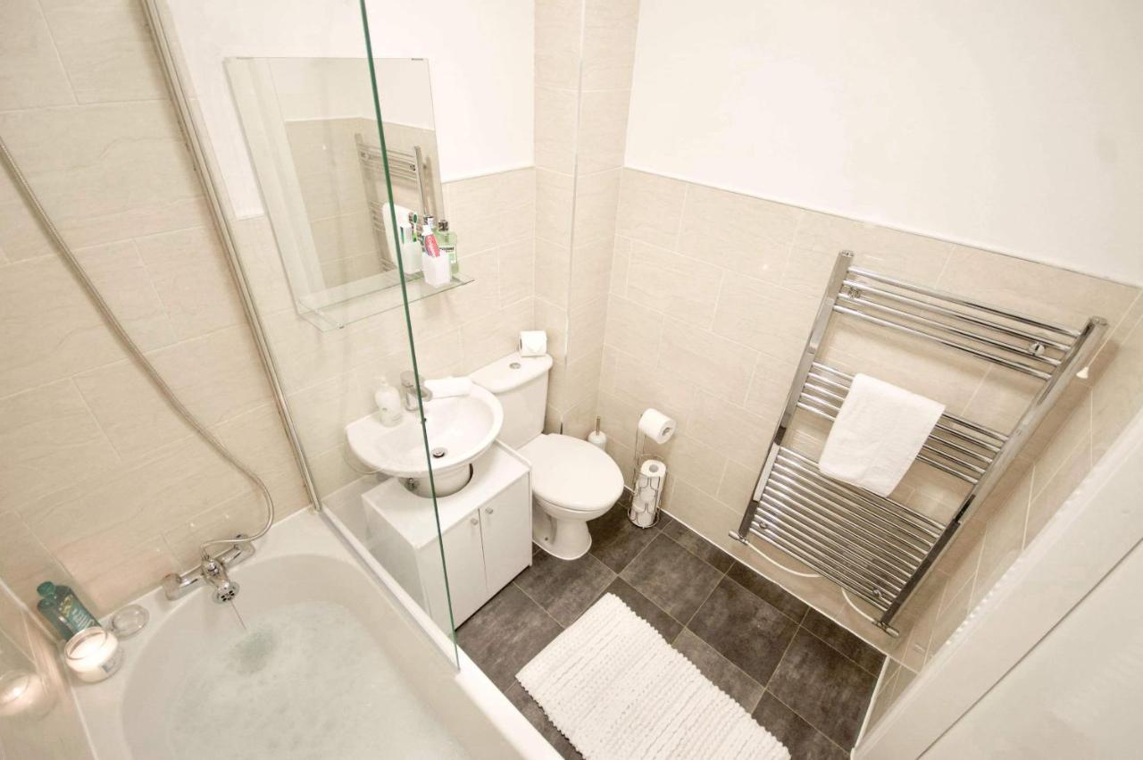 Affordable Digs Nr City Centre Sleeps5 Free Secure Parking Coventry Exteriör bild