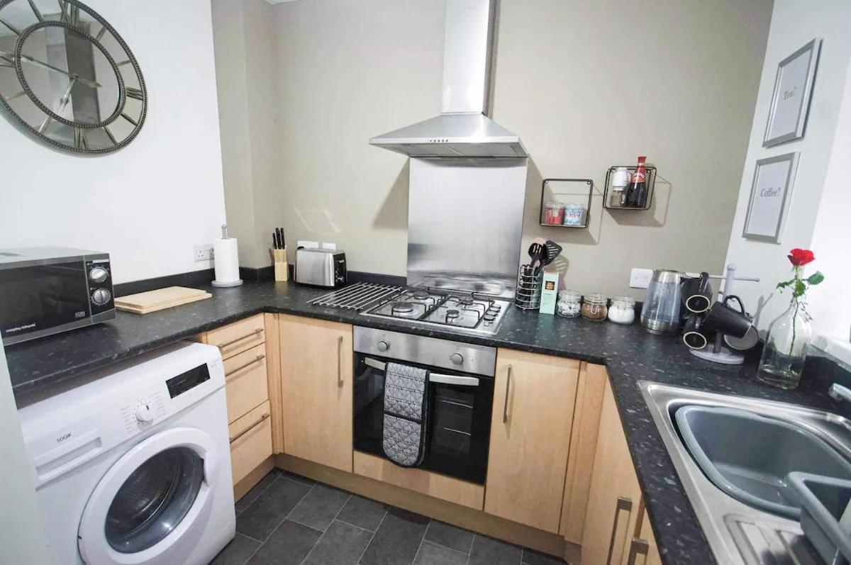 Affordable Digs Nr City Centre Sleeps5 Free Secure Parking Coventry Exteriör bild